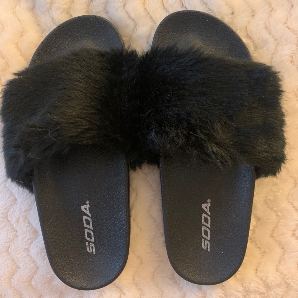 Black fuzzy slip on slides!